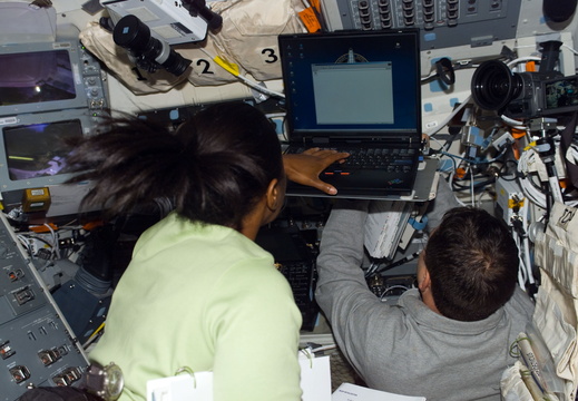 STS116-E-05390