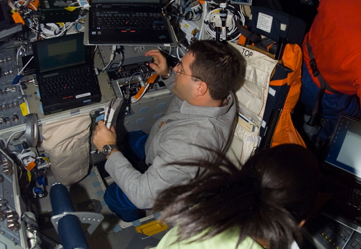 STS116-E-05391