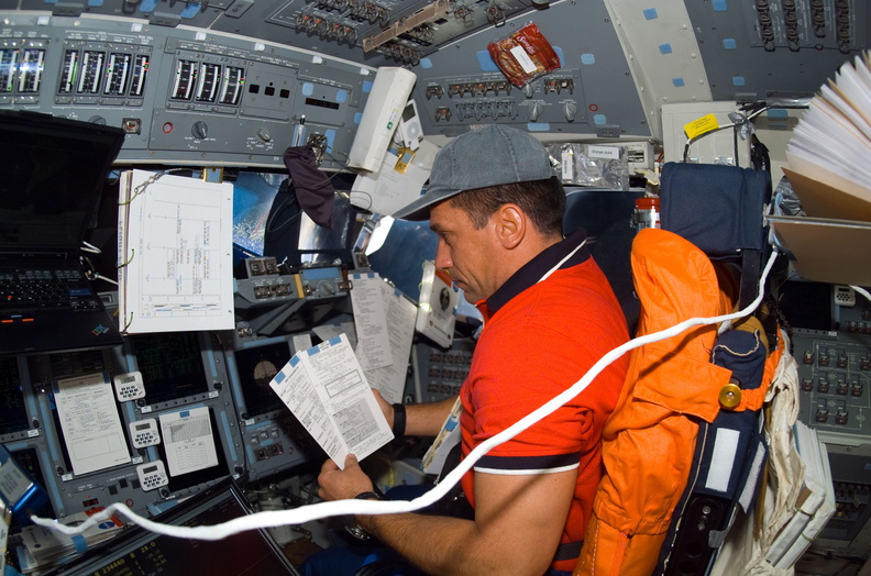 STS116-E-05400.jpg