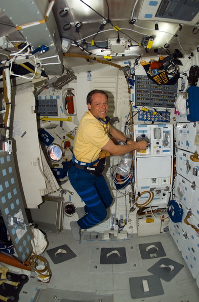 STS116-E-05407.jpg