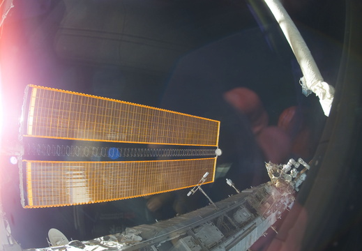 STS116-E-05418