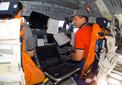 STS116-E-05419