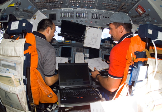 STS116-E-05421
