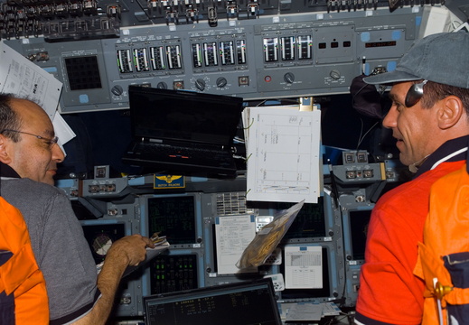 STS116-E-05437