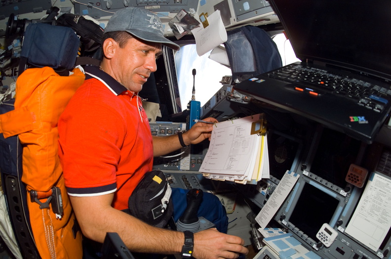 STS116-E-05459.jpg