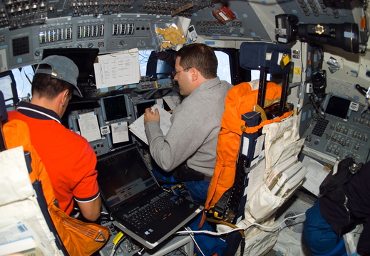 STS116-E-05466