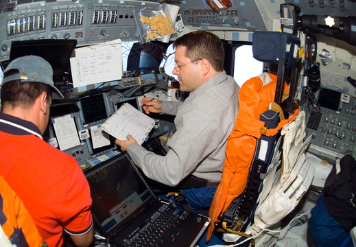 STS116-E-05467