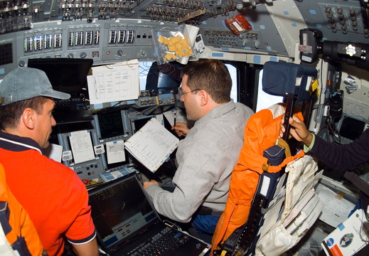 STS116-E-05469