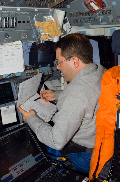 STS116-E-05471.jpg