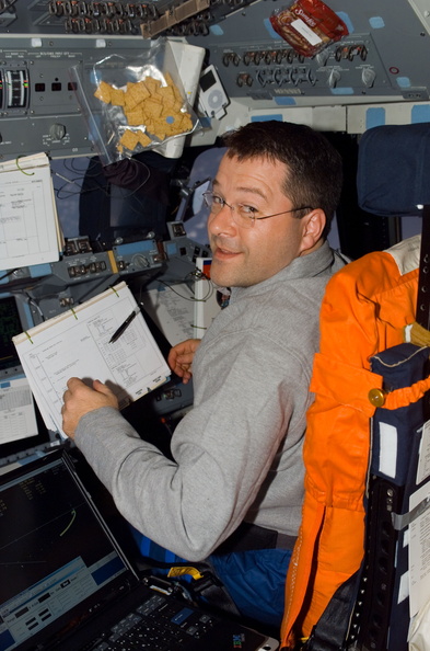 STS116-E-05474.jpg