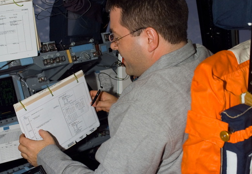 STS116-E-05475