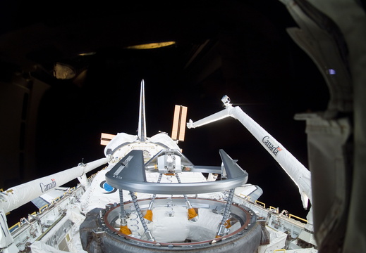 STS116-E-05494