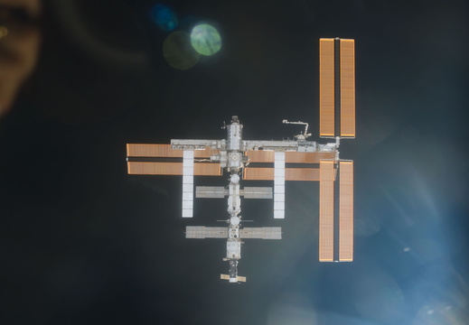 STS116-E-05513