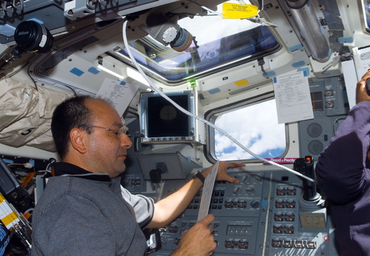 STS116-E-05531