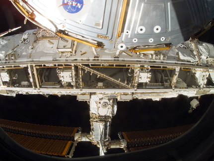 STS116-E-05560