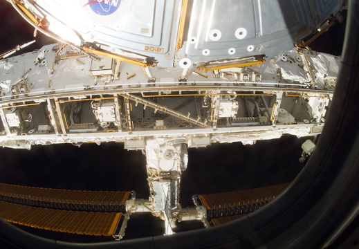 STS116-E-05561
