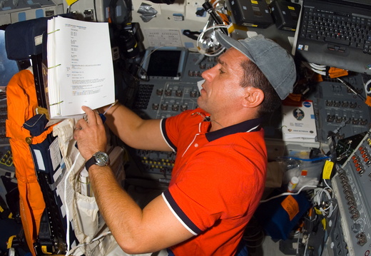 STS116-E-05564