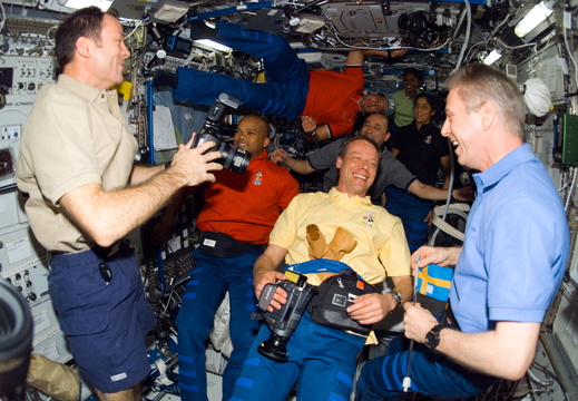 STS116-E-05586