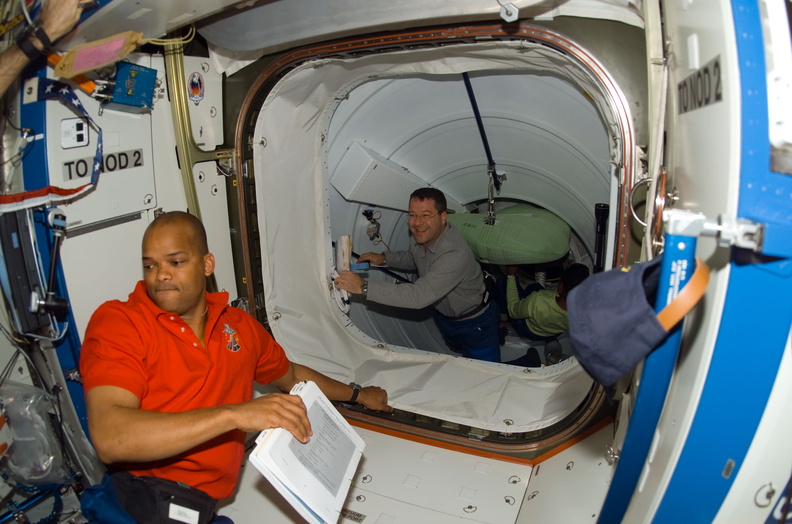 STS116-E-05599.jpg