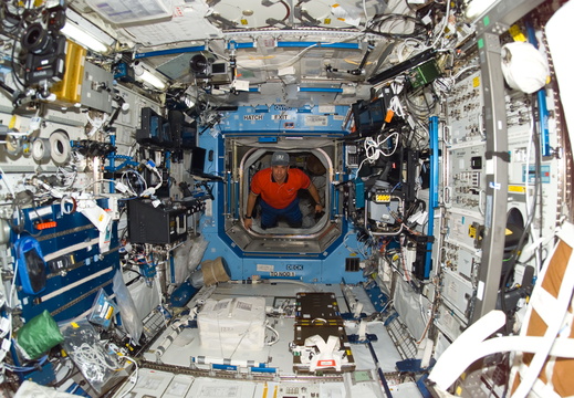 STS116-E-05601