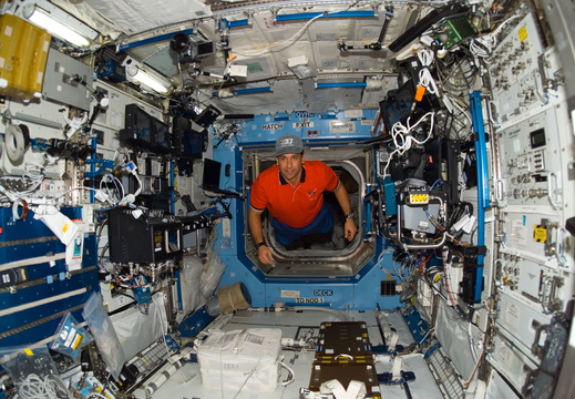STS116-E-05602