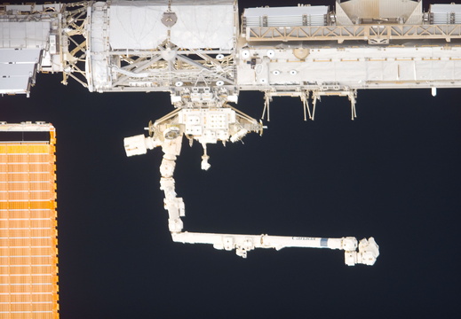 STS116-E-05631