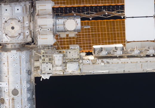 STS116-E-05638