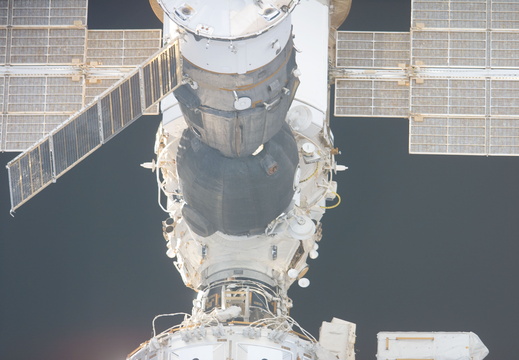 STS116-E-05706