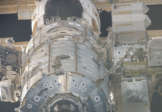 STS116-E-05723