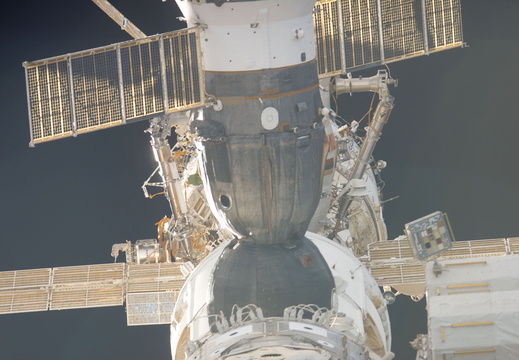 STS116-E-05725