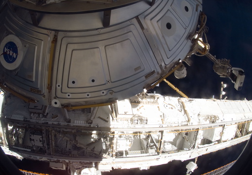 STS116-E-05740