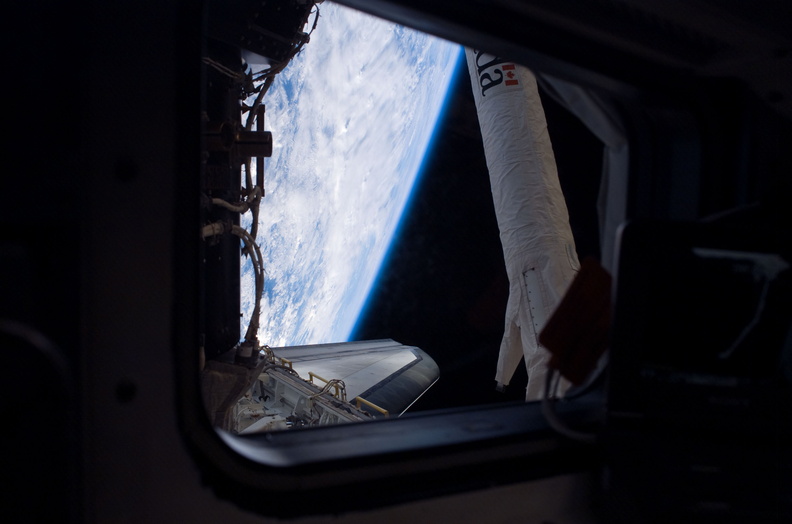 STS116-E-05746.jpg