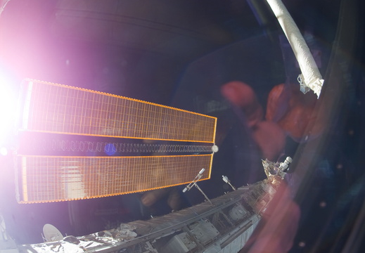 STS116-E-05831