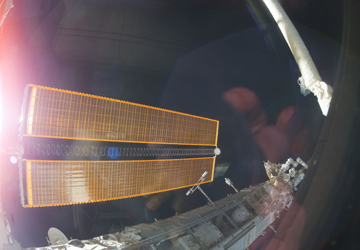 STS116-E-05832