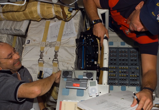 STS116-E-05836