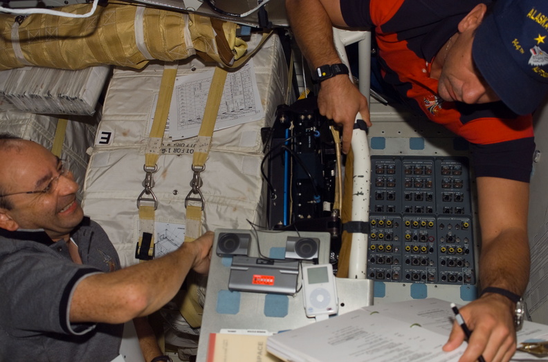 STS116-E-05836.jpg
