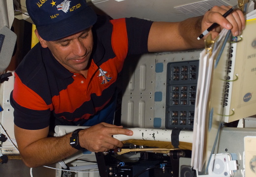 STS116-E-05837