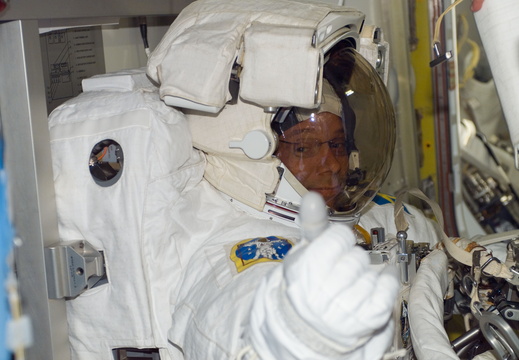 STS116-E-05846