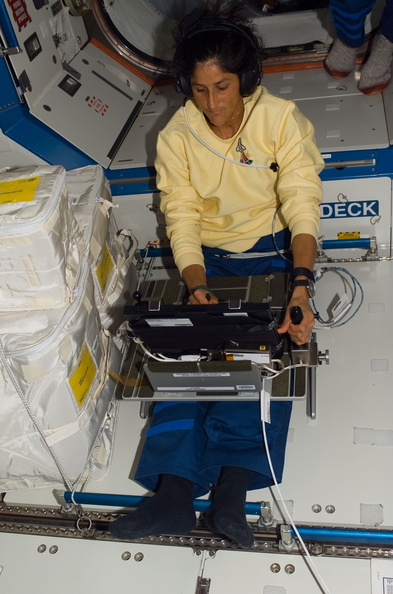 STS116-E-05865.jpg
