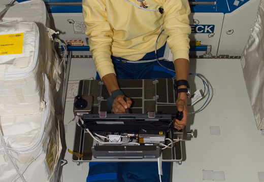 STS116-E-05868