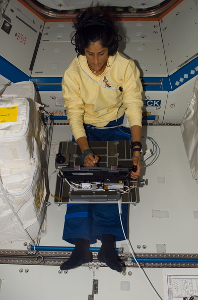 STS116-E-05868.jpg