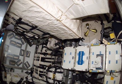 STS116-E-05893