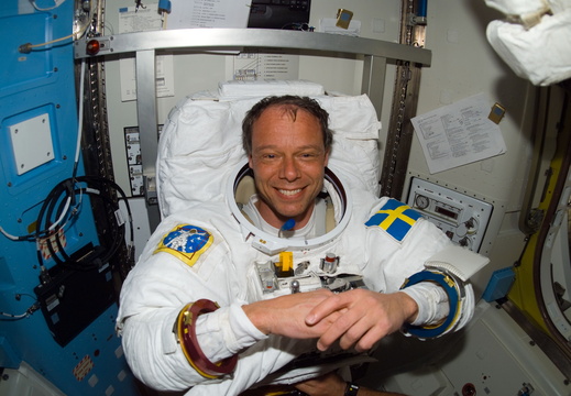 STS116-E-05923