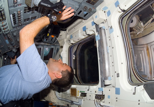 STS116-E-05934