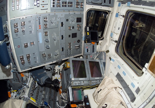 STS116-E-05935