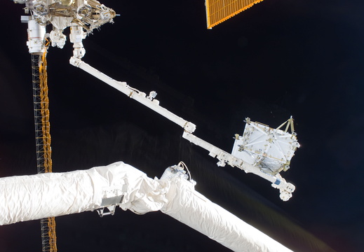 STS116-E-05942