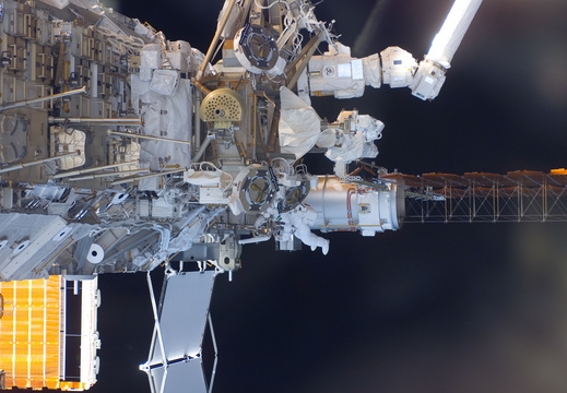 STS116-E-05951