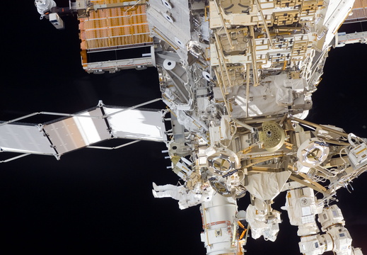 STS116-E-05963