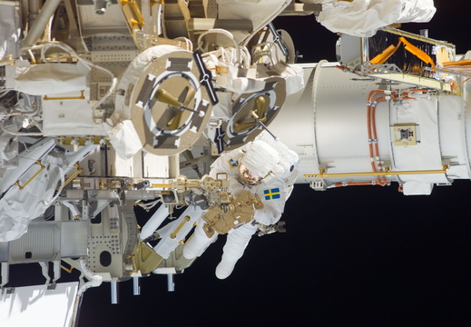 STS116-E-05965