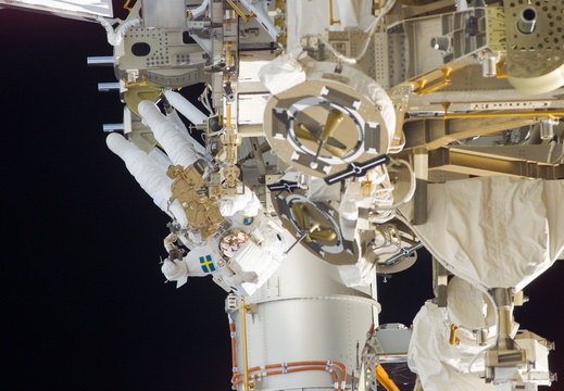 STS116-E-05966